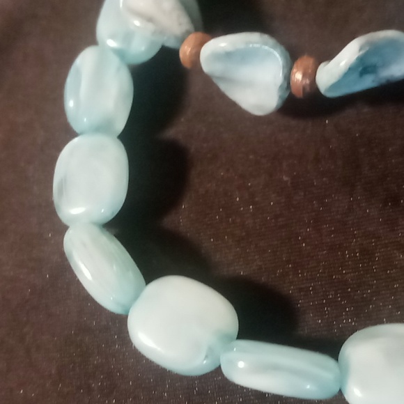 Blue twisted cable cuff bracelet & 2 expandable blue beaded bracelets. - Picture 9 of 10